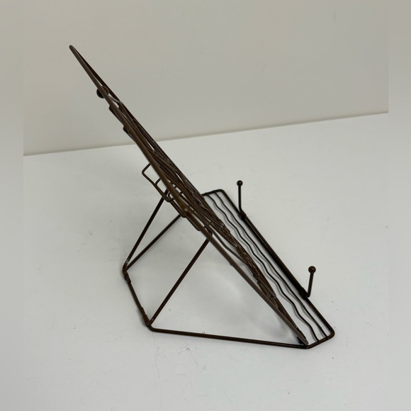 Adorable Tea Motif Brown Metal Cookboook Stand - Picture 6 of 11